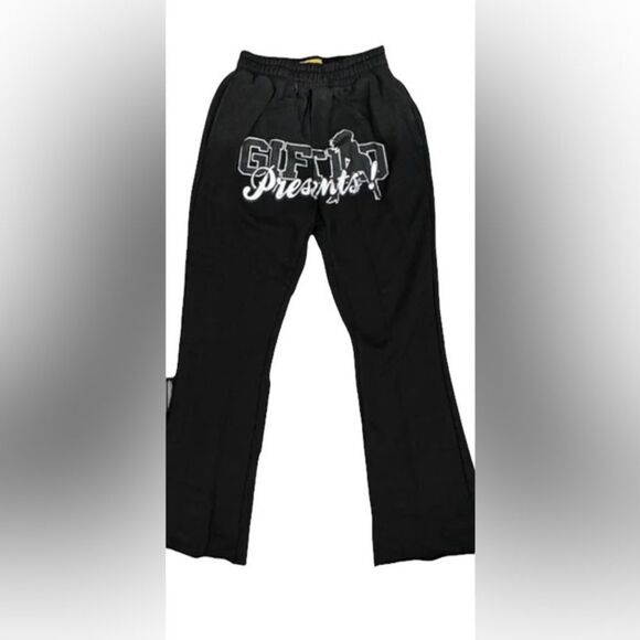 NWT GFTD LA Women’s Black Sweatpants Raw Hem Graphic on Rear - Size Small - Picture 1 of 13
